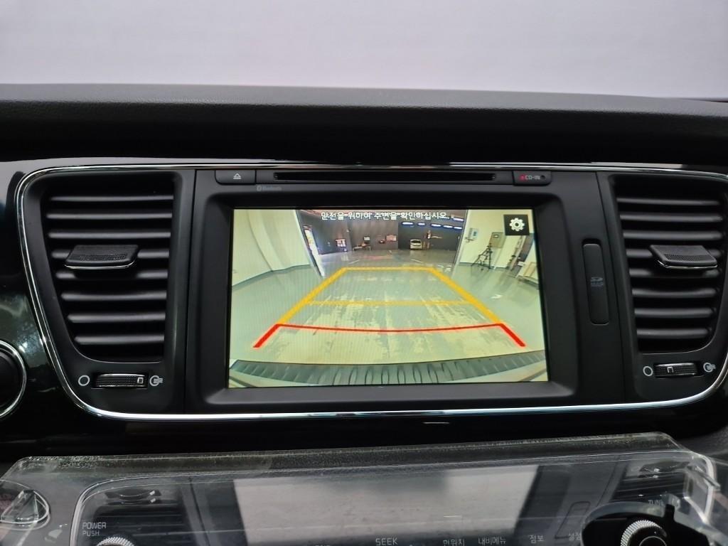 KIA Carnival - Vista 10