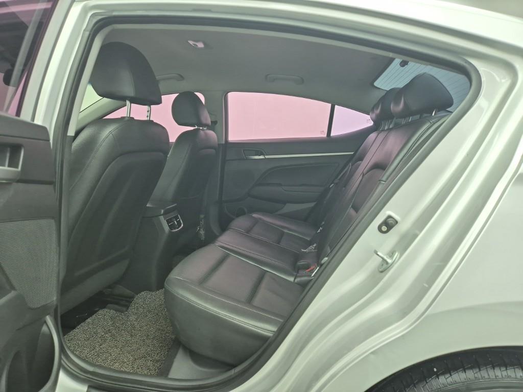 HYUNDAI Avante 2015 Gris - Importación desde Corea - HF Imports Iquique - Foto 14
