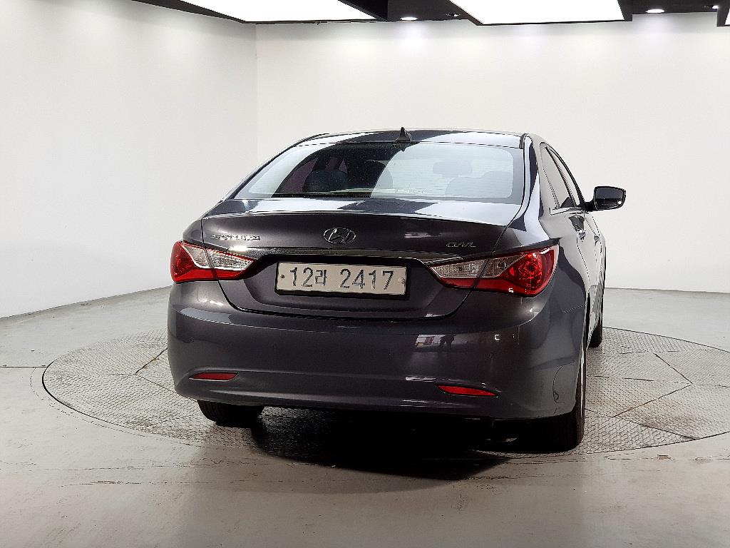 HYUNDAI Sonata - Vista 3