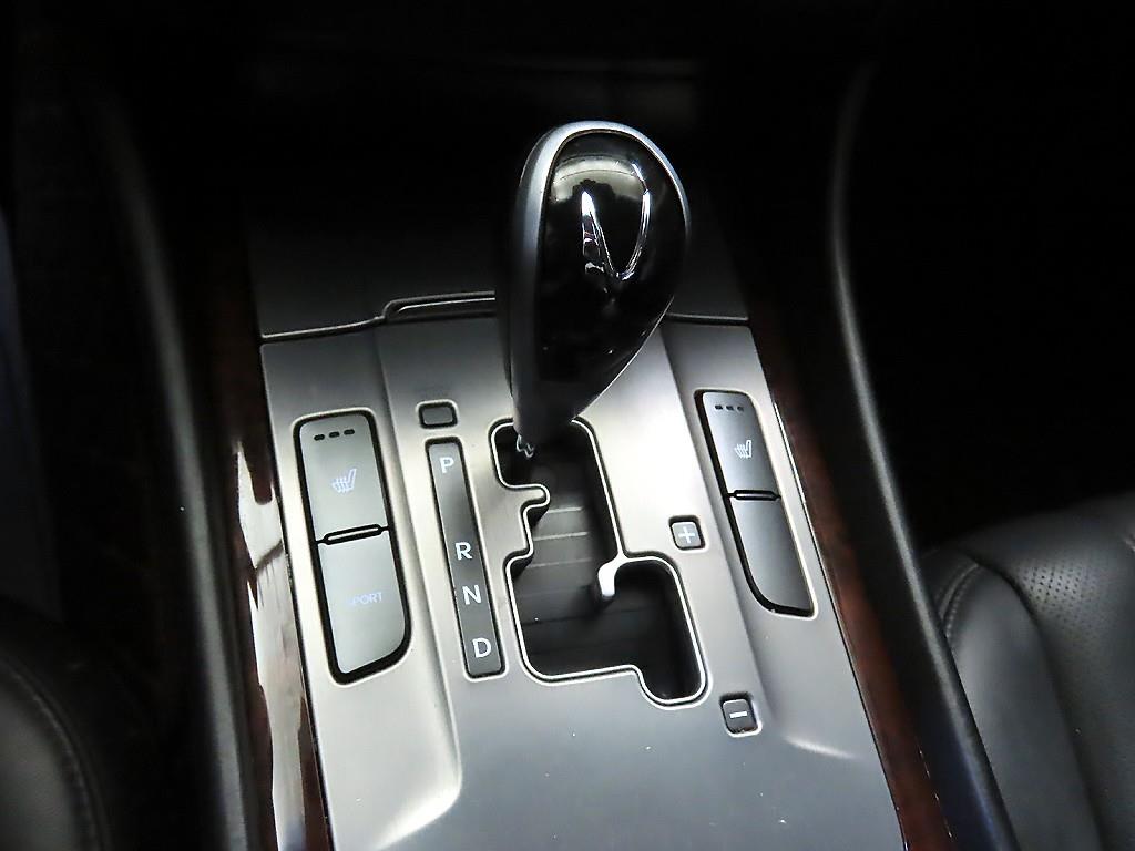 HYUNDAI Equus - Vista 12