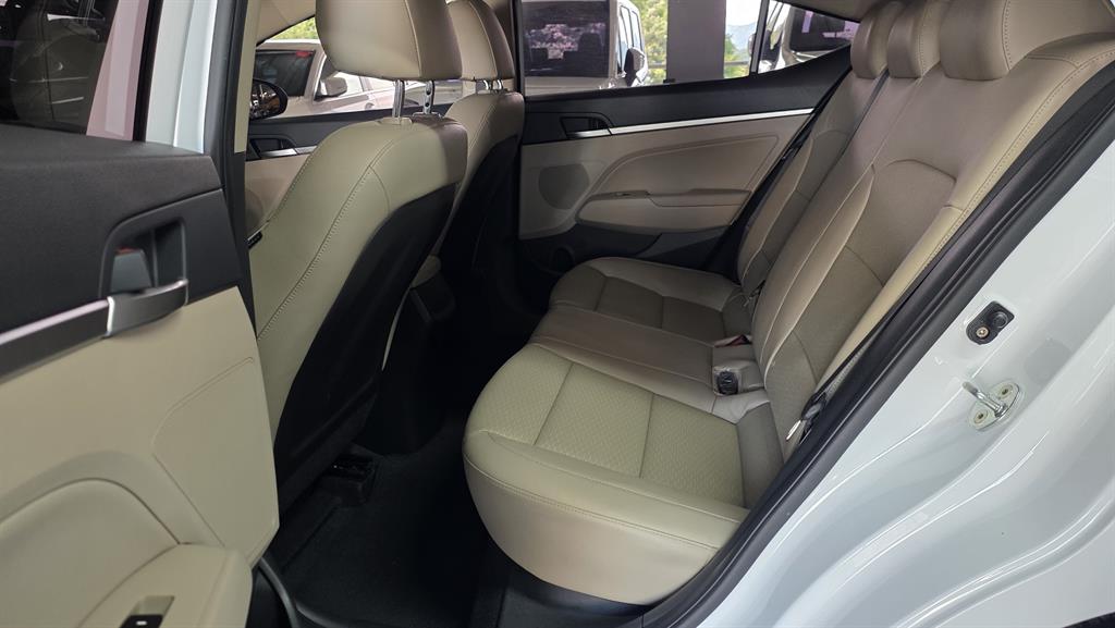 HYUNDAI Avante 2019 Blanco - Importación desde Corea - HF Imports Iquique - Foto 17