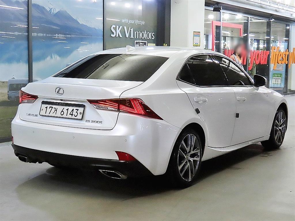 Lexus IS - Vista 4