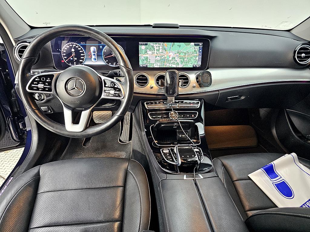 Mercedes Benz E class - Vista 7