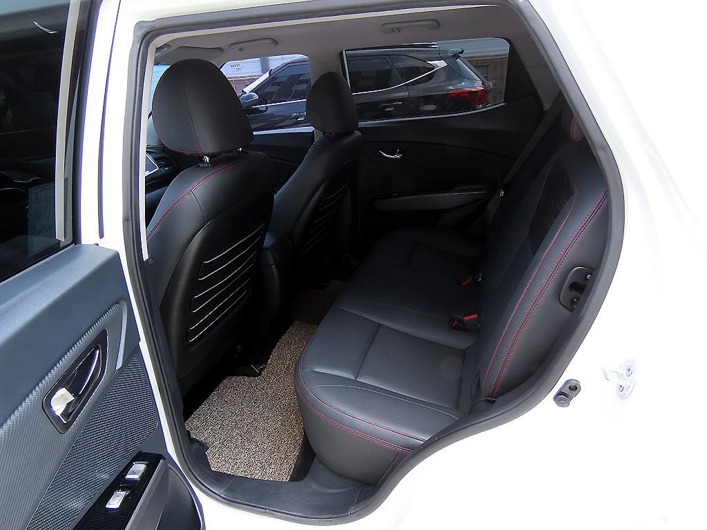 Ssangyong Tivoli - Vista 8