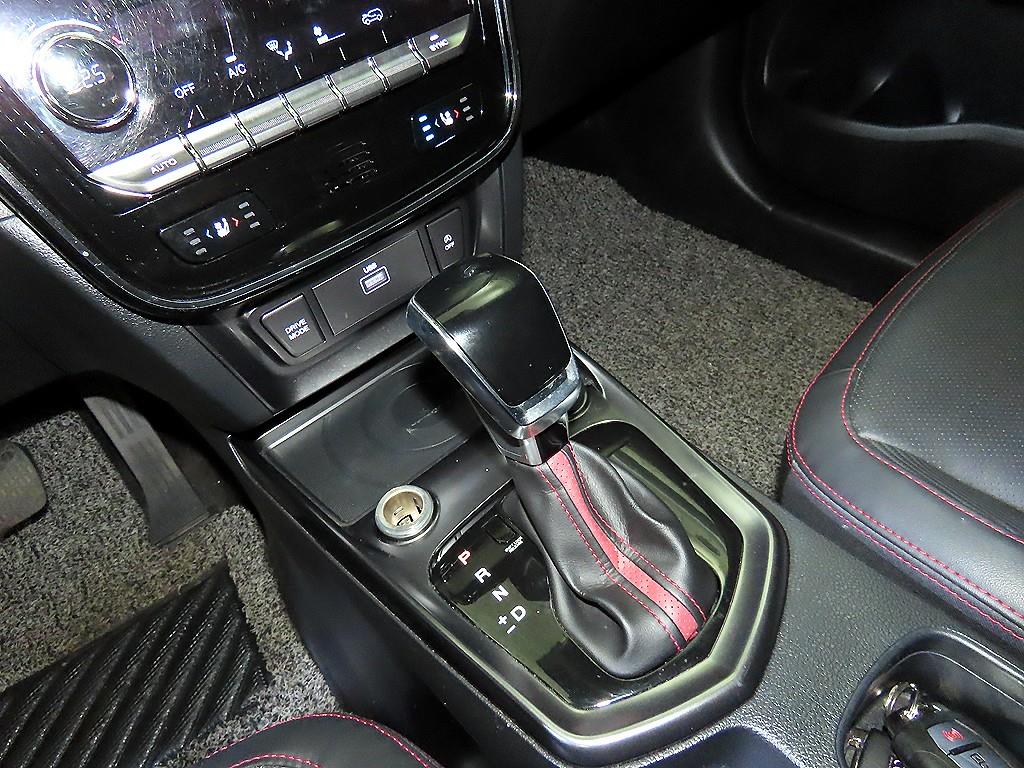 Ssangyong Tivoli - Vista 12