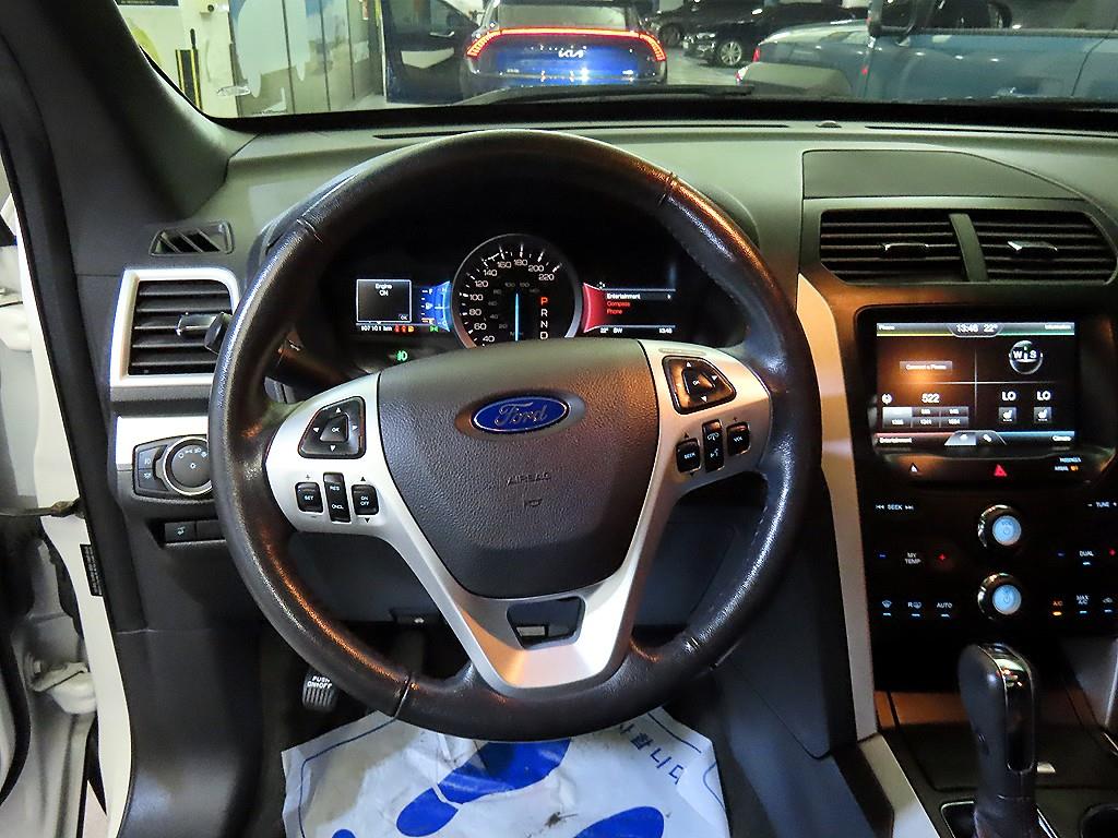 Ford Explorer - Vista 8
