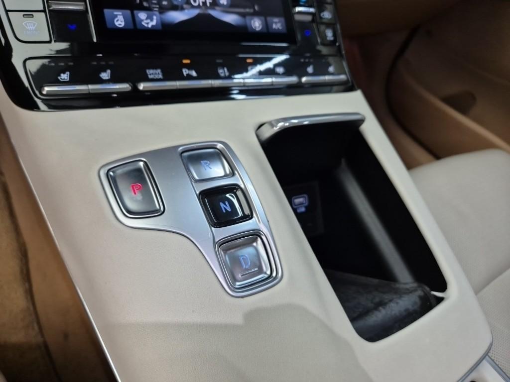 HYUNDAI Grandeur - Vista 10