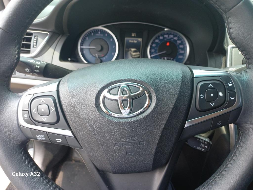 Toyota Camry - Vista 8