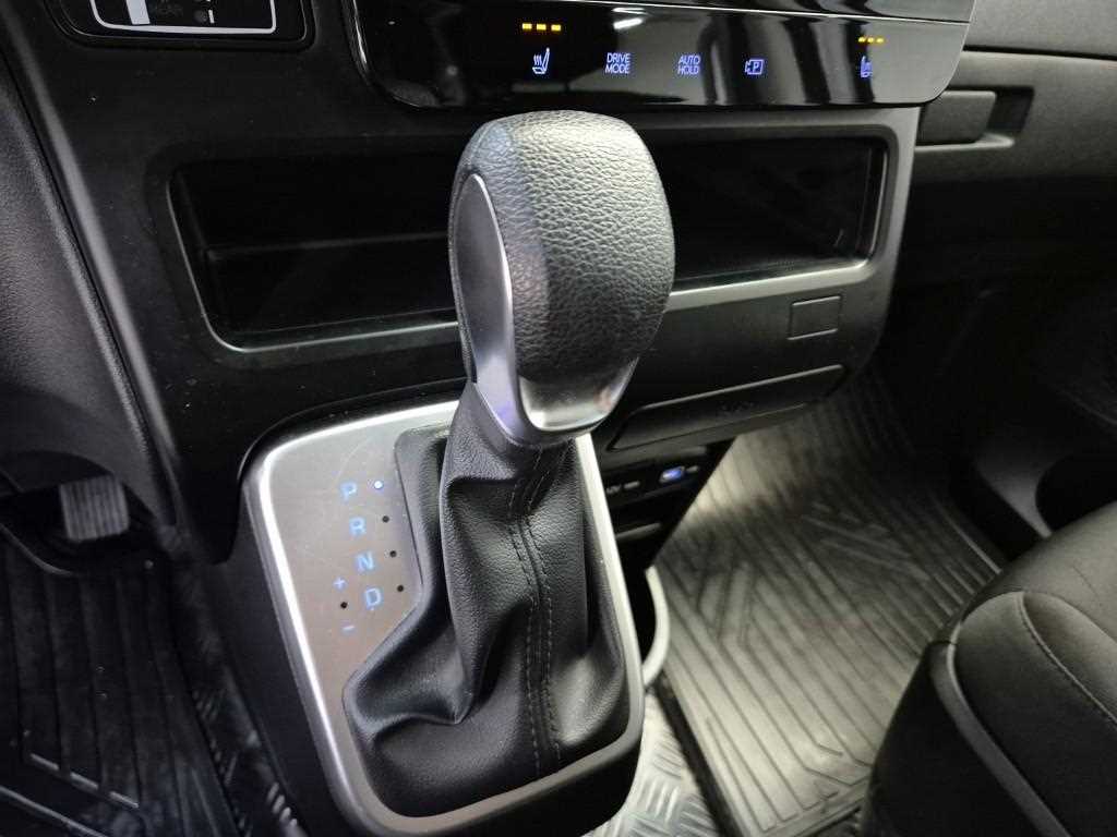 HYUNDAI Staria - Vista 8