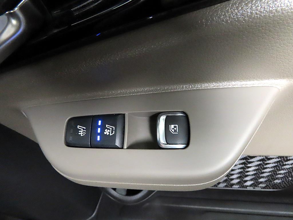 KIA Carnival - Vista 12