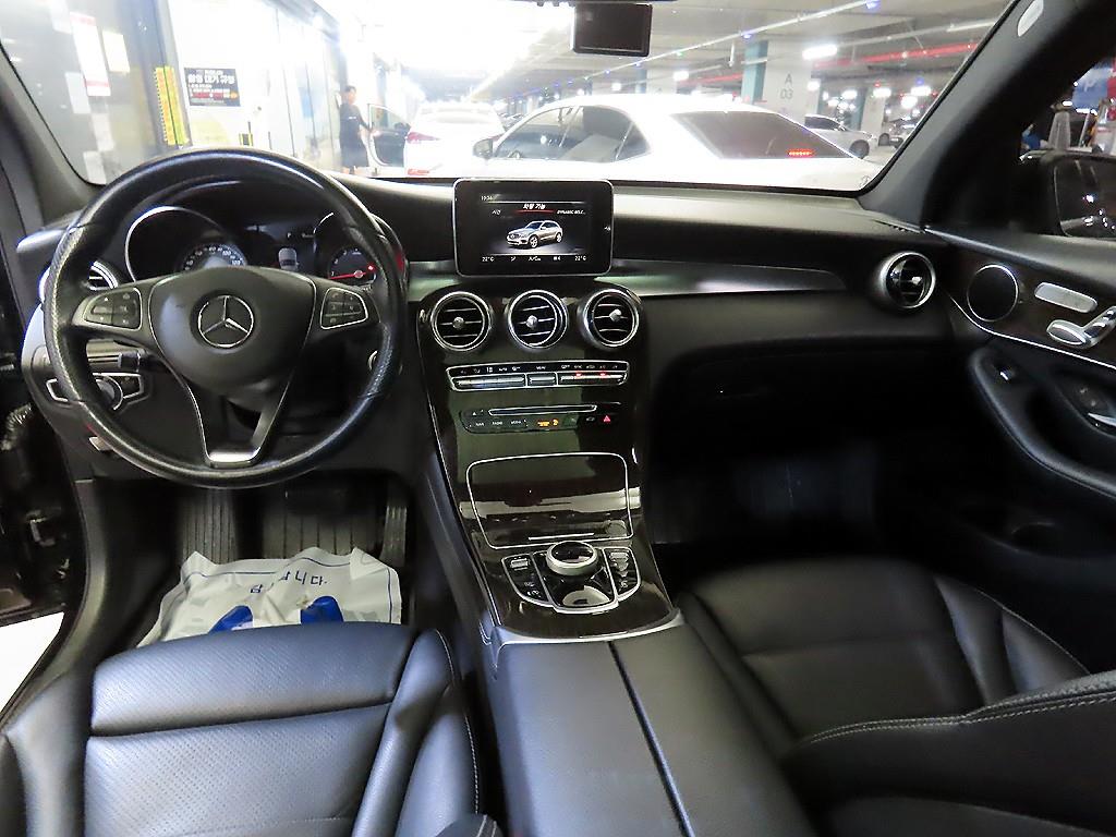 Mercedes Benz GLC Class - Vista 10