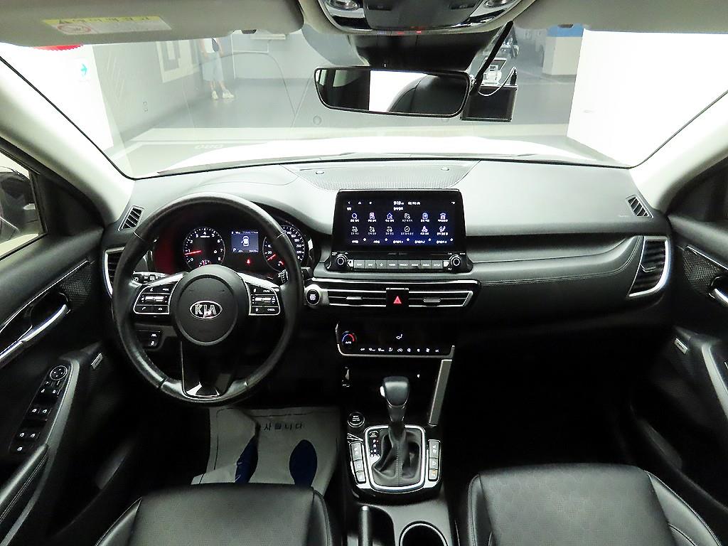 KIA Seltos - Vista 8