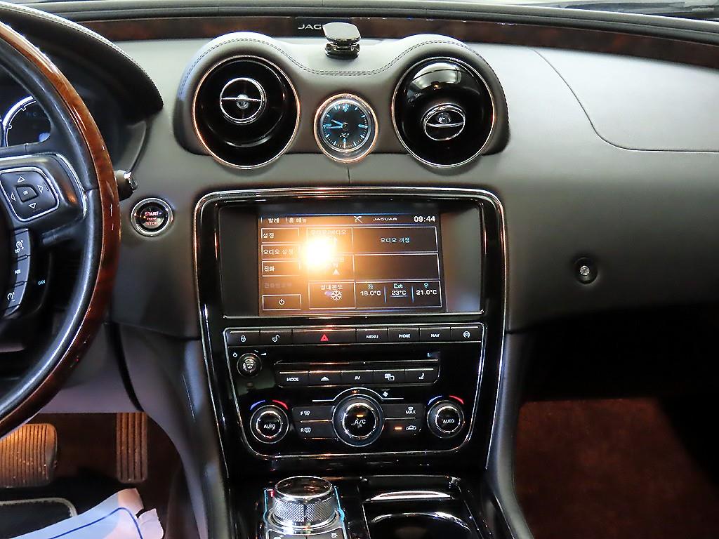Jaguar XJ - Vista 11