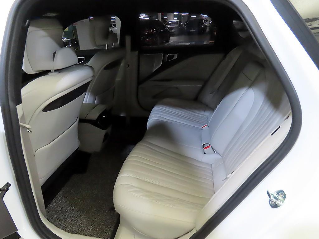 KIA K8 - Vista 11