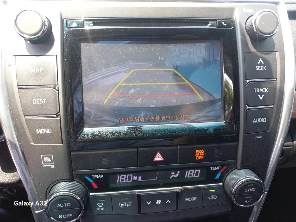 Toyota Camry - Vista 11