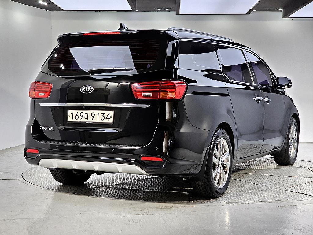 KIA Carnival - Vista 6