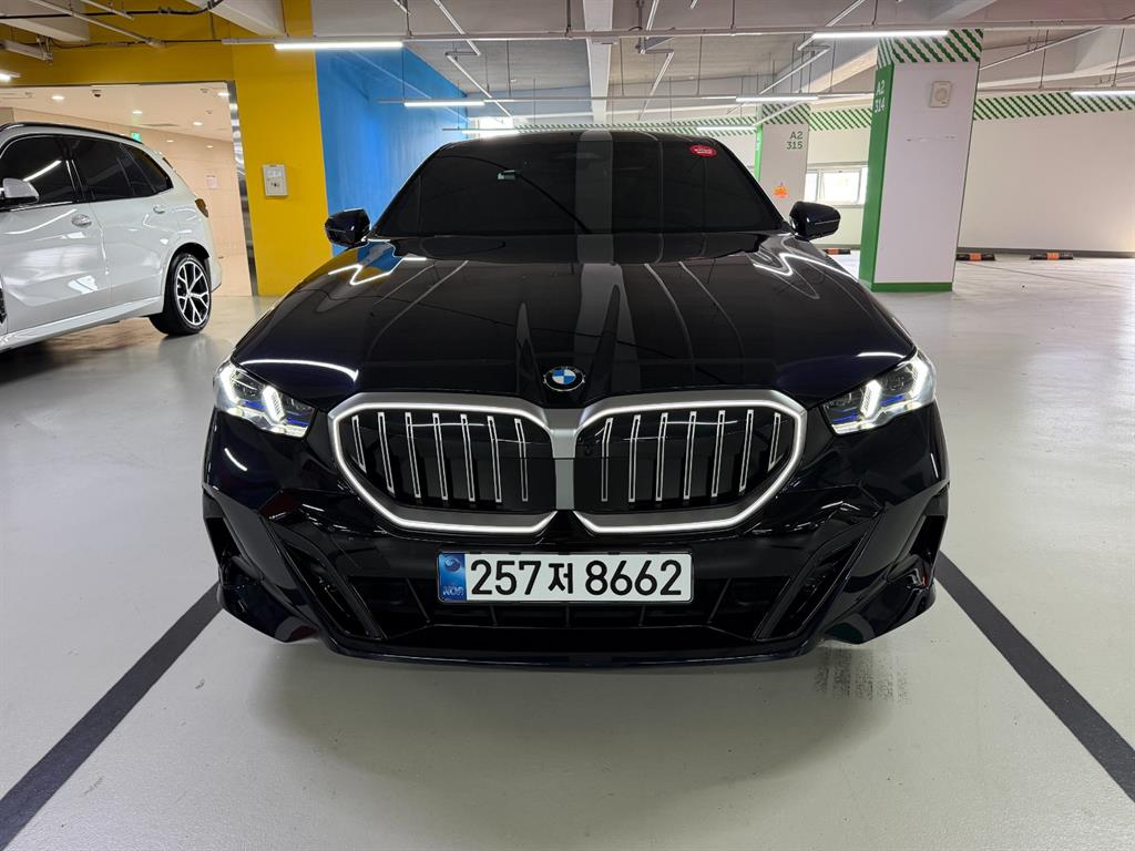 BMW 5 Series 2025 Negro - Importación desde Corea - HF Imports Iquique - Foto 1