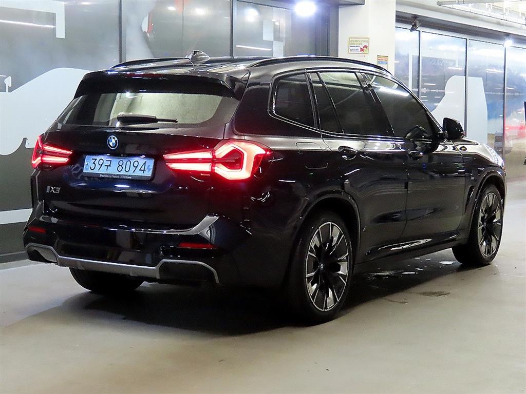 BMW iX3 - Vista 4