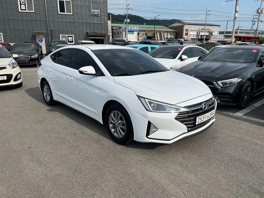 HYUNDAI Avante - Vista 6