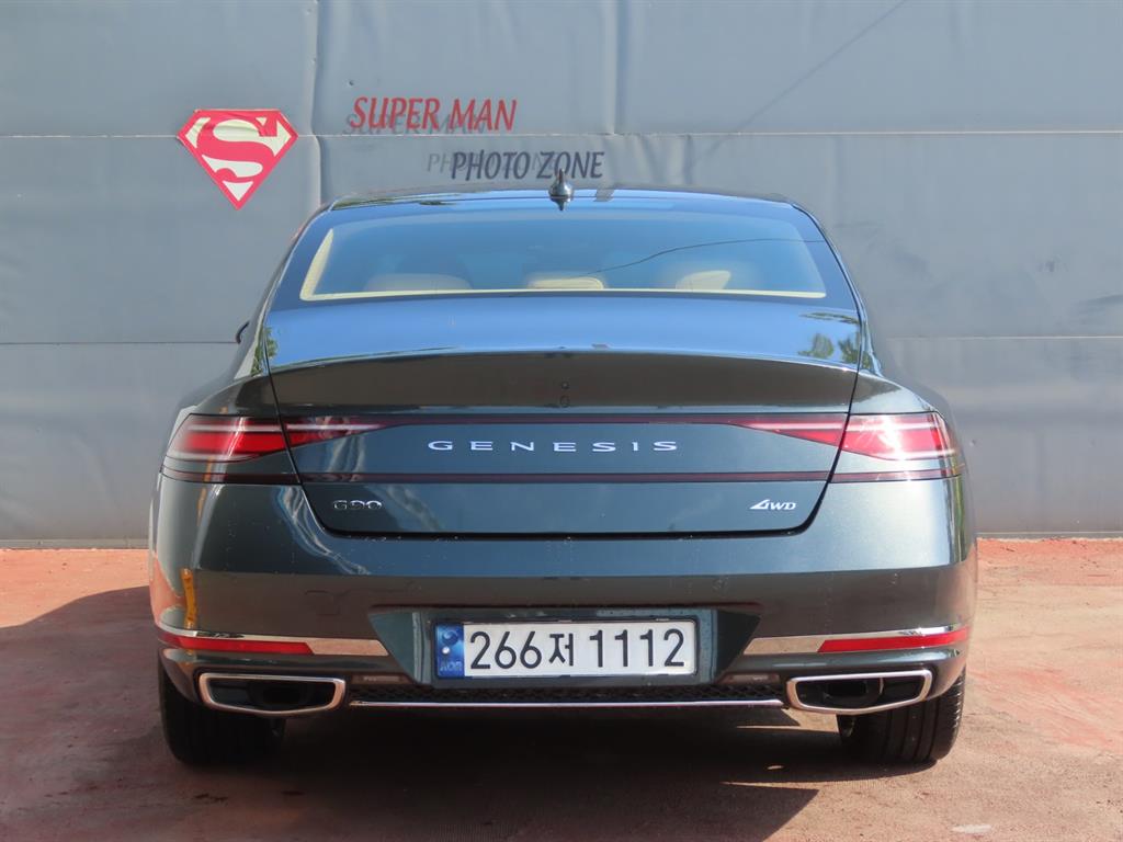 Genesis G90 - Vista 7