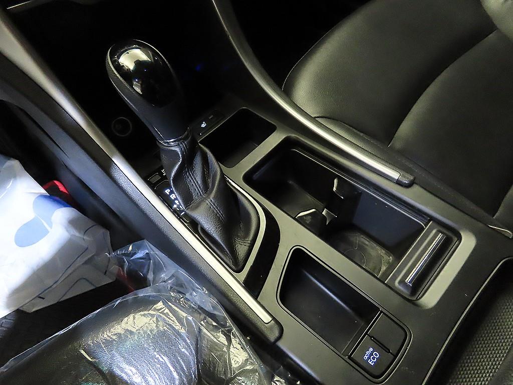 HYUNDAI Sonata - Vista 12