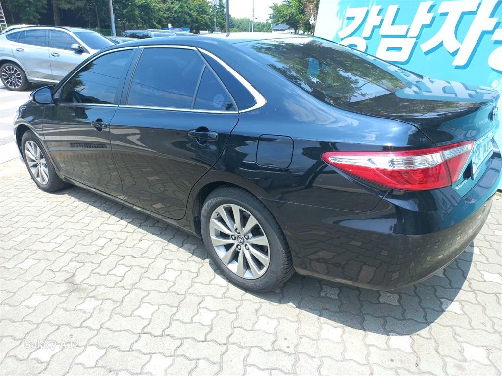 Toyota Camry - Vista 4