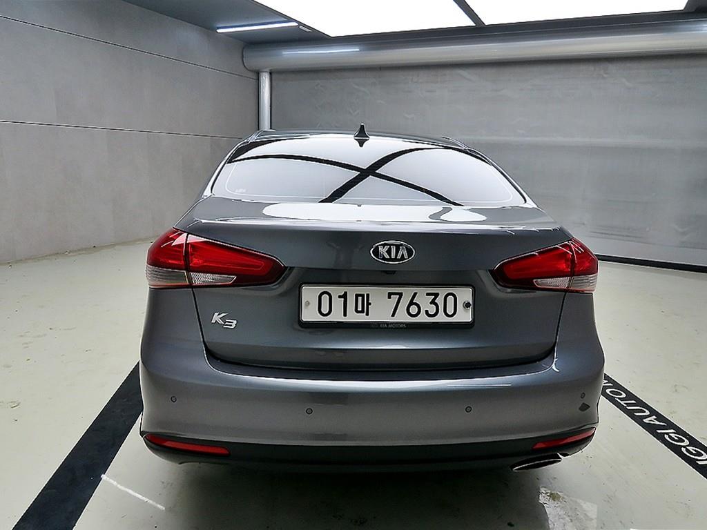 KIA K3 - Vista 3
