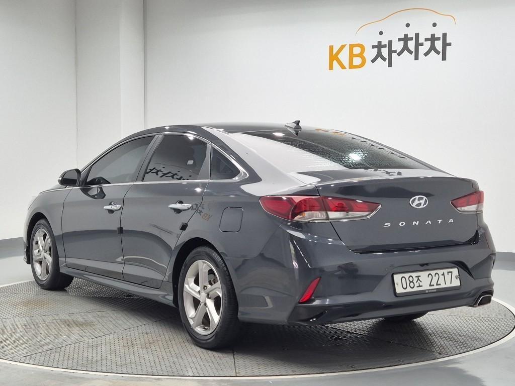 HYUNDAI Sonata - Vista 4