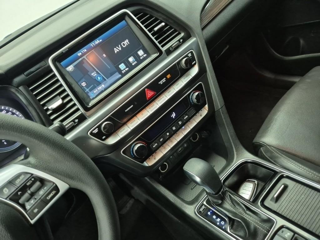 HYUNDAI Sonata - Vista 9
