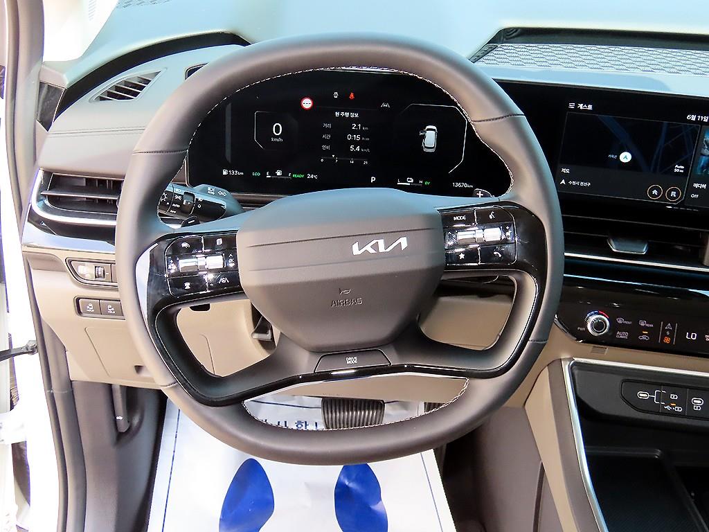 KIA Carnival - Vista 9