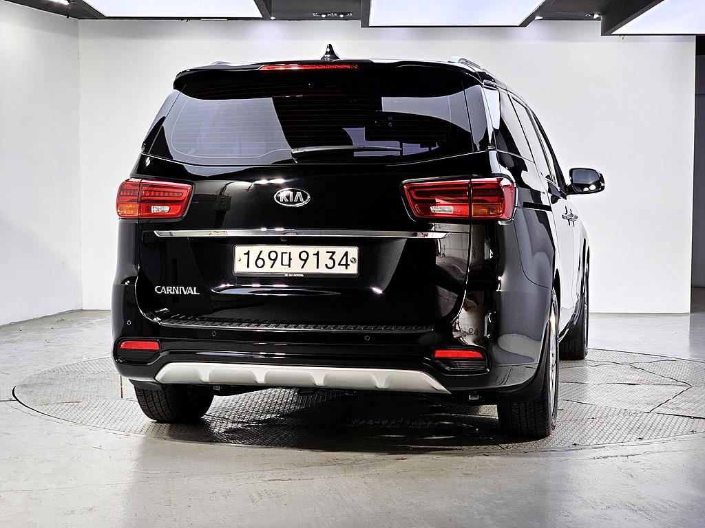 KIA Carnival - Vista 3