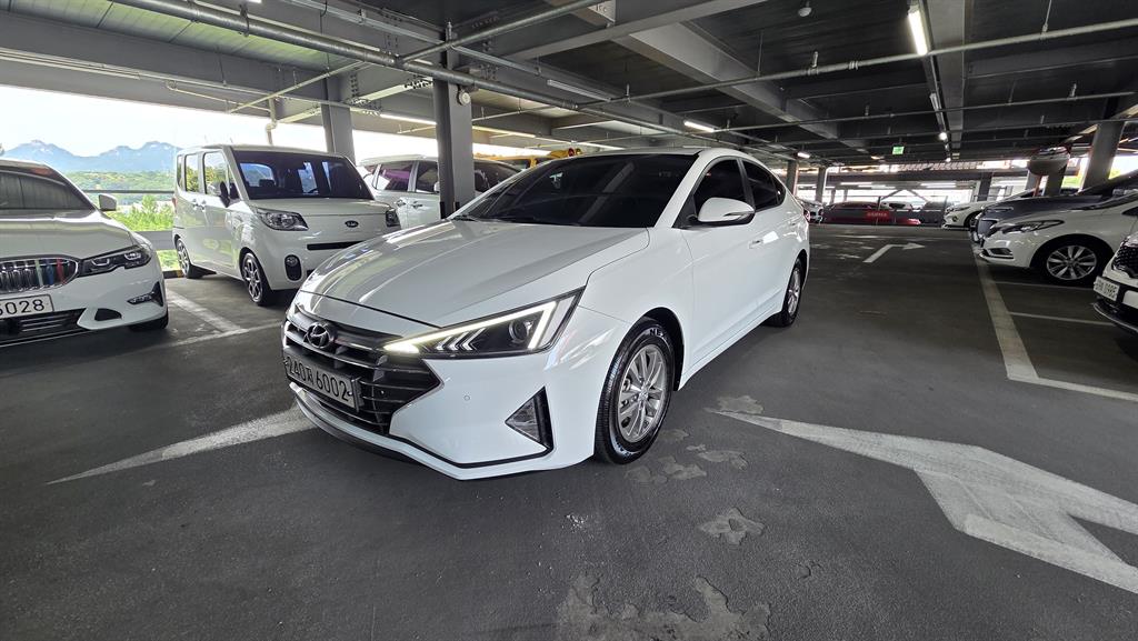 HYUNDAI Avante 2019 Blanco - Importación desde Corea - HF Imports Iquique - Foto 1