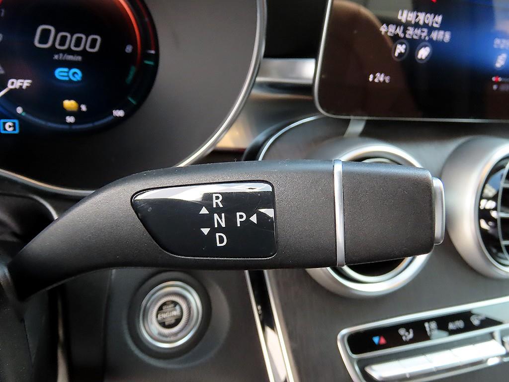 Mercedes Benz GLC Class - Vista 11