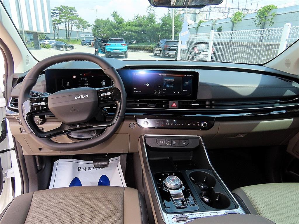 KIA Carnival - Vista 8
