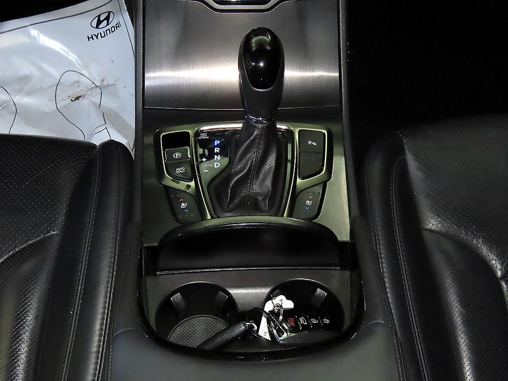 HYUNDAI Grandeur - Vista 12