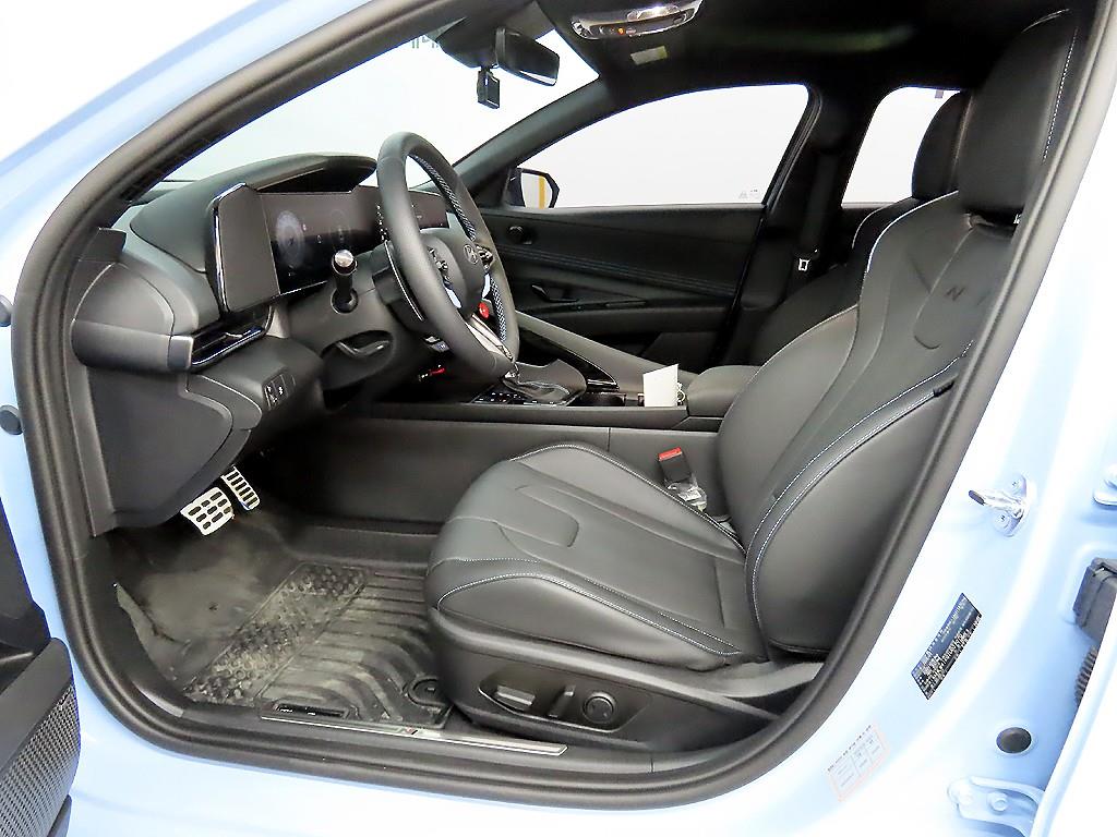 HYUNDAI Avante - Vista 5