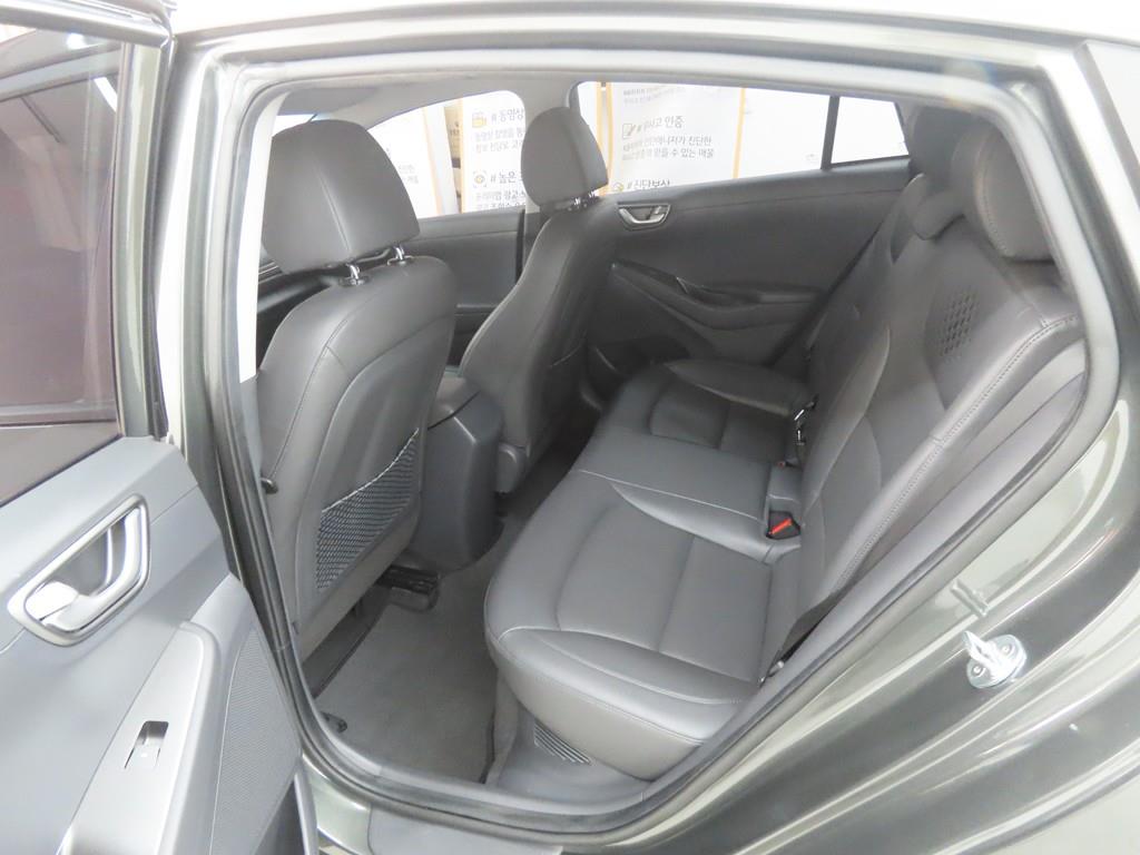 HYUNDAI Ioniq - Vista 6