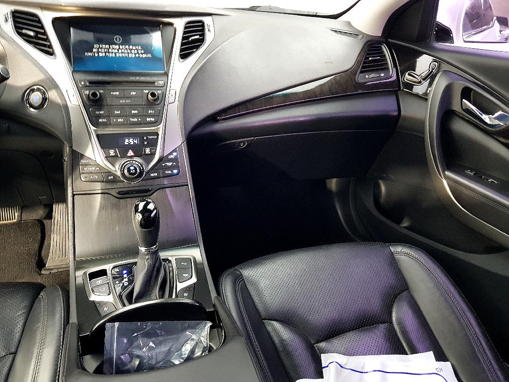 HYUNDAI Grandeur - Vista 12