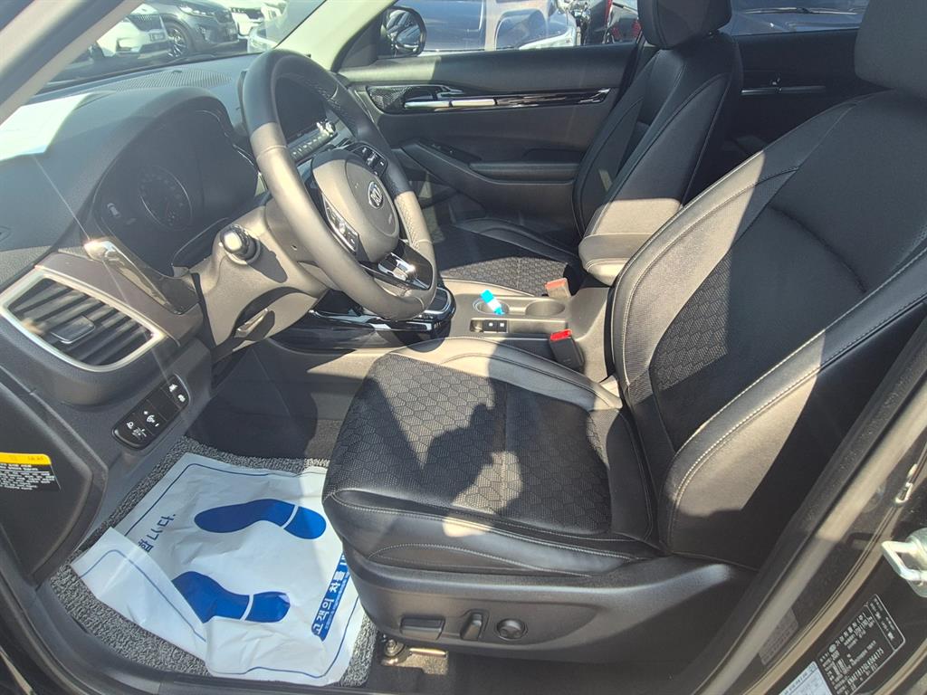 KIA Seltos - Vista 9