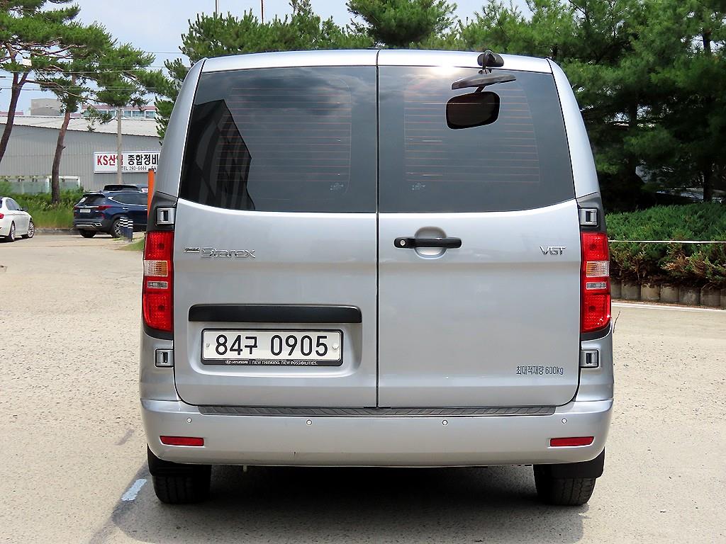 HYUNDAI Starex - Vista 4
