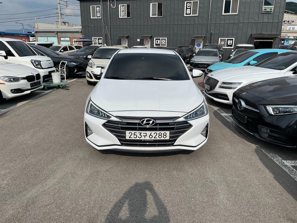 HYUNDAI Avante 2019 Blanco - Importación desde Corea - HF Imports Iquique - Foto 1