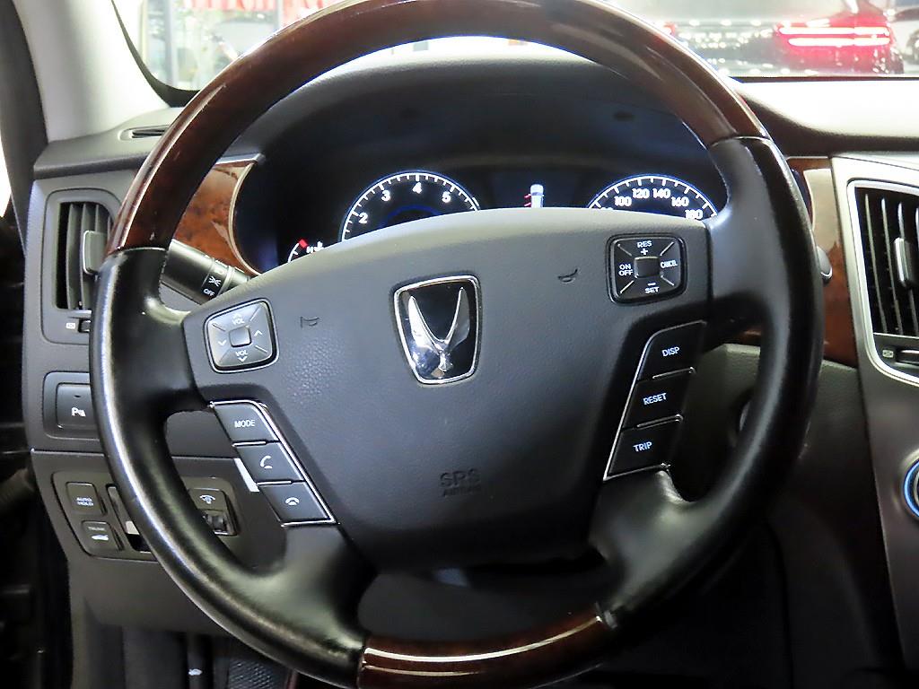 HYUNDAI Equus - Vista 8