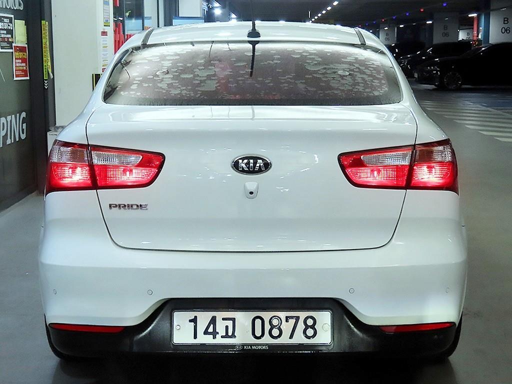KIA Pride - Vista 5