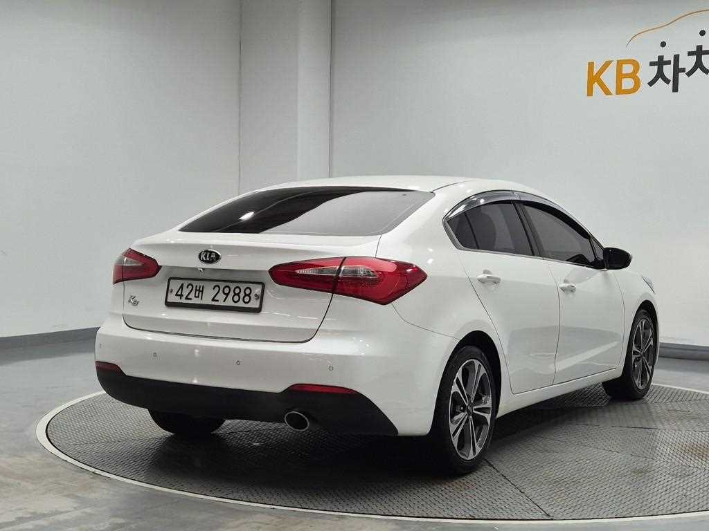 KIA K3 - Vista 3