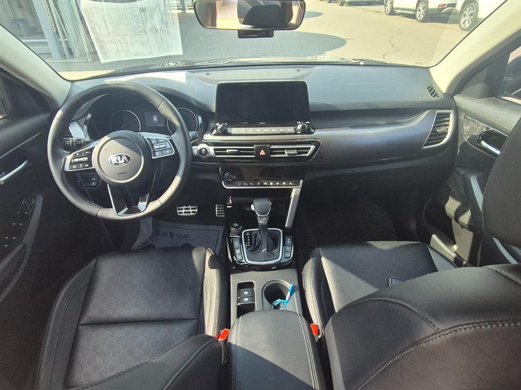 KIA Seltos - Vista 8