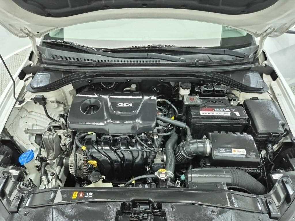 HYUNDAI Avante - Vista 7