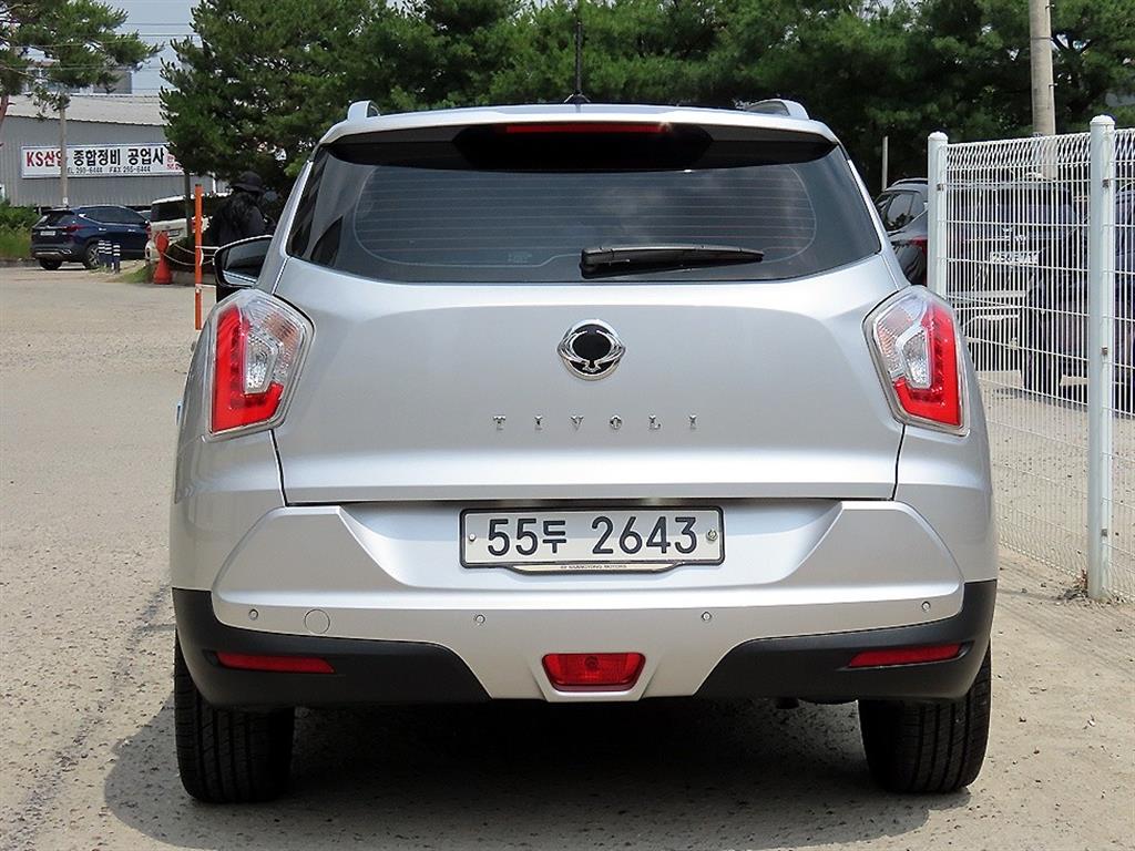 Ssangyong Tivoli - Vista 6