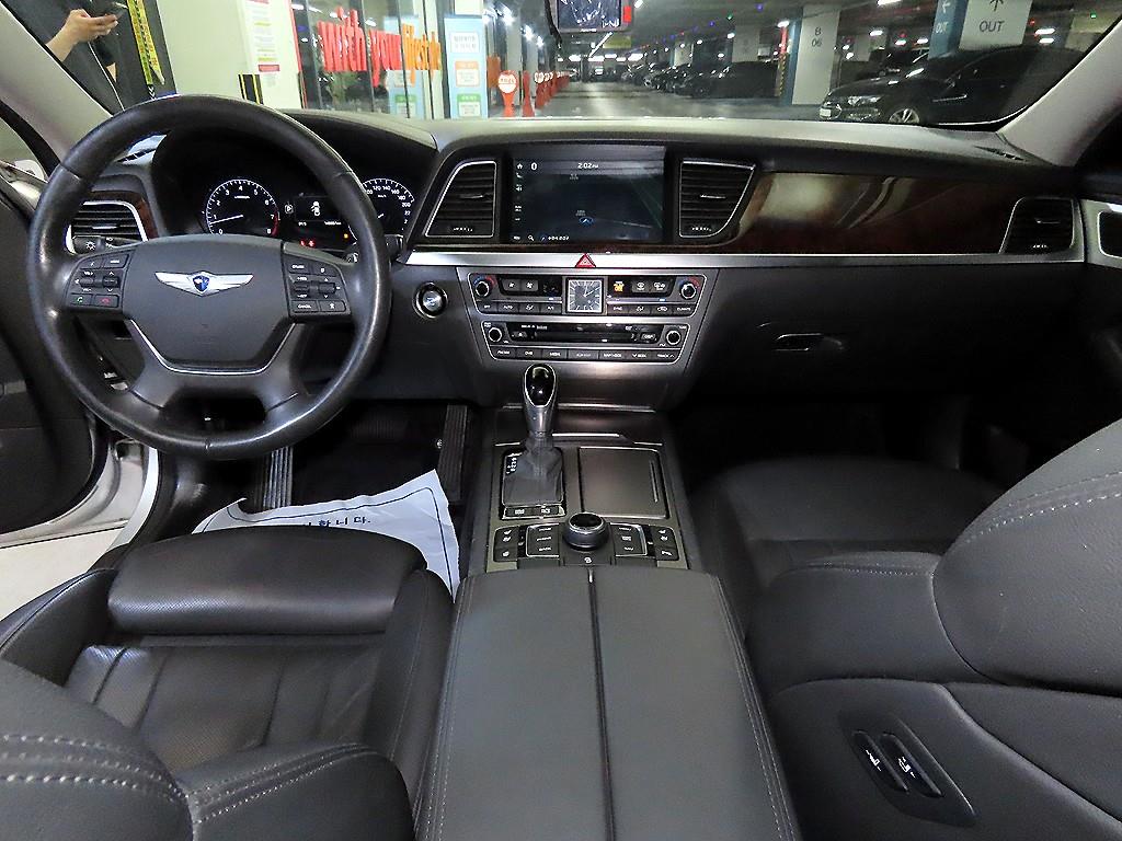 HYUNDAI Genesis - Vista 10