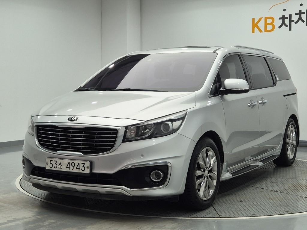 KIA Carnival 2016 Plateado - Importación desde Corea - HF Imports Iquique - Foto 1