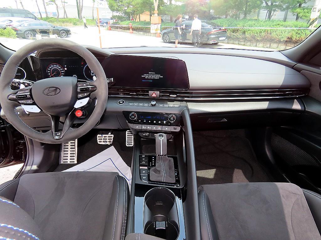 HYUNDAI Avante - Vista 7